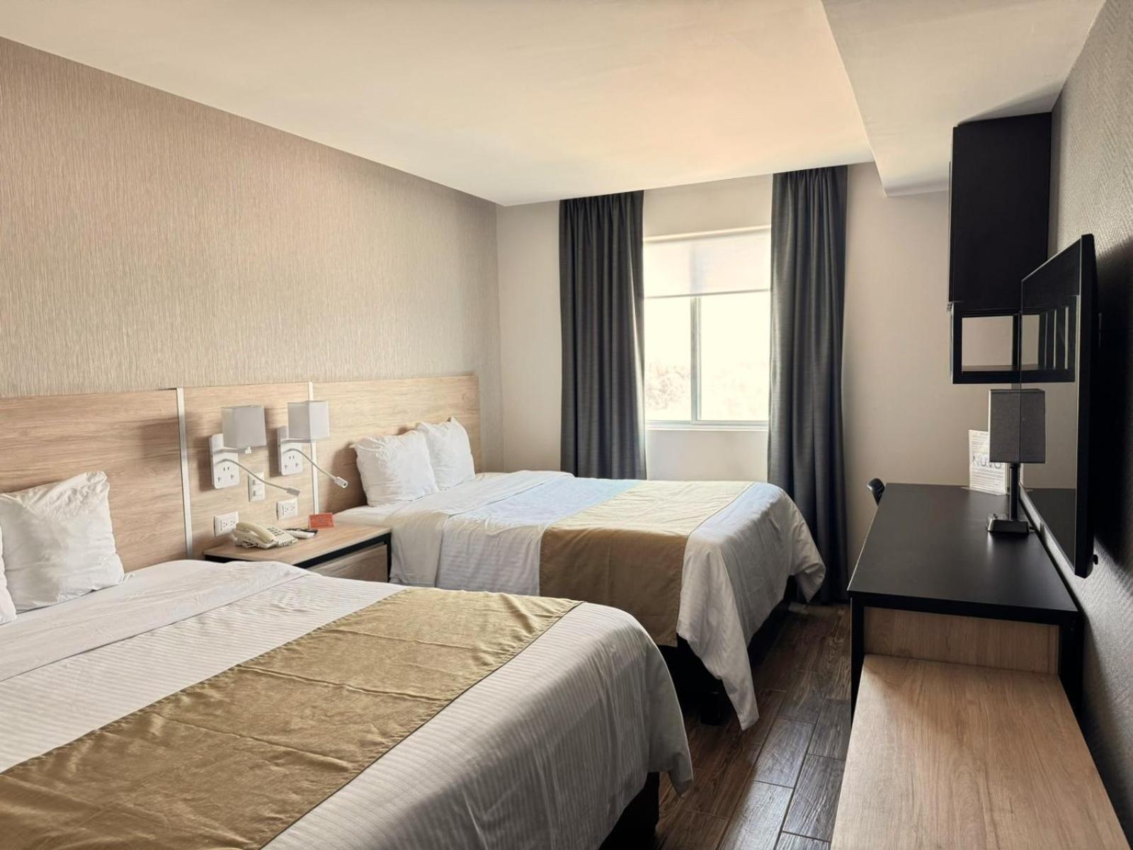 Hotel Nuvo Сальтильо Экстерьер фото