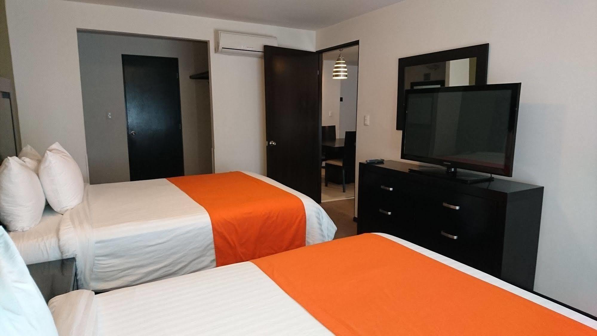Hotel Nuvo Сальтильо Экстерьер фото
